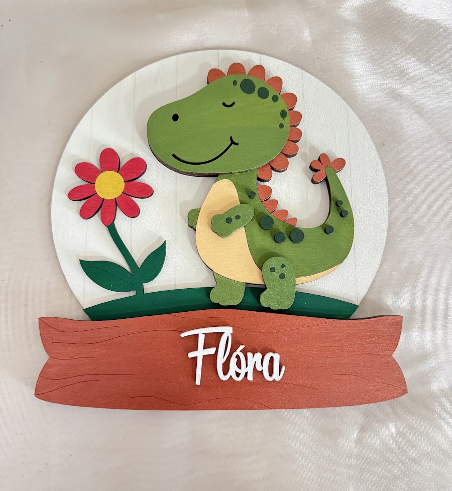 Dinós, névre szóló gyerekszoba dekoráció – egyedi, kézzel készített falidísz