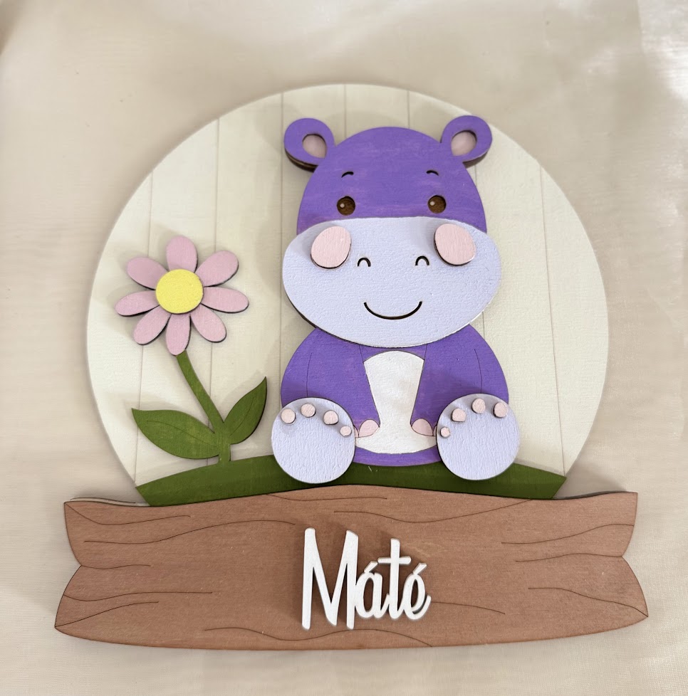 Vízilovas, névre szóló gyerekszoba dekoráció – egyedi, kézzel készített fal- és ajtódísz