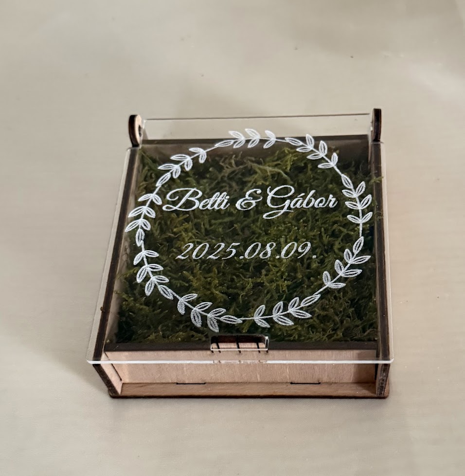 Fa-plexi gyűrűtartó dobozka sima