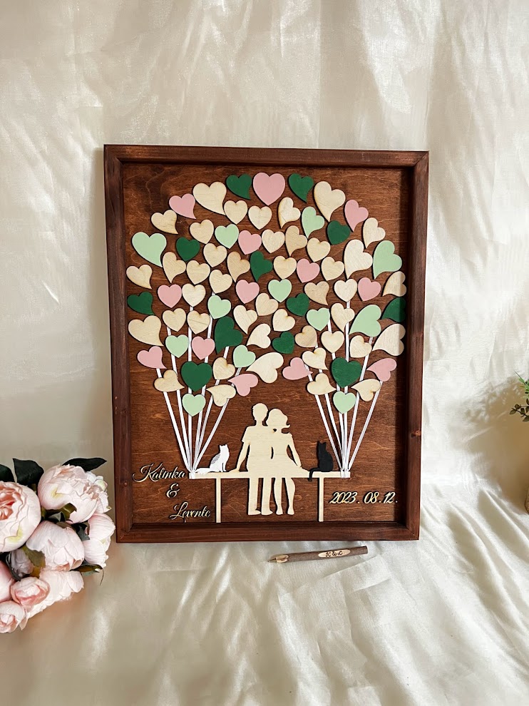 Esküvői vendégkönyv padon ülő pár– keretezett, személyre szabható