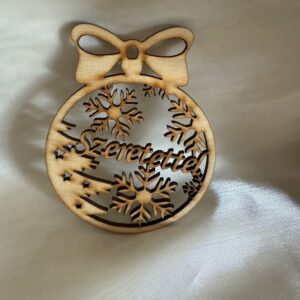 Szeretettel karácsonyfadísz – egyedi, lézervágott ajándékötlet