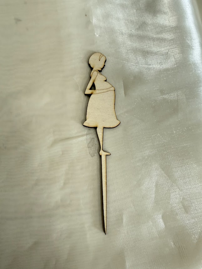 Kismamás tortadísz babaváró buliba rövid ruhás