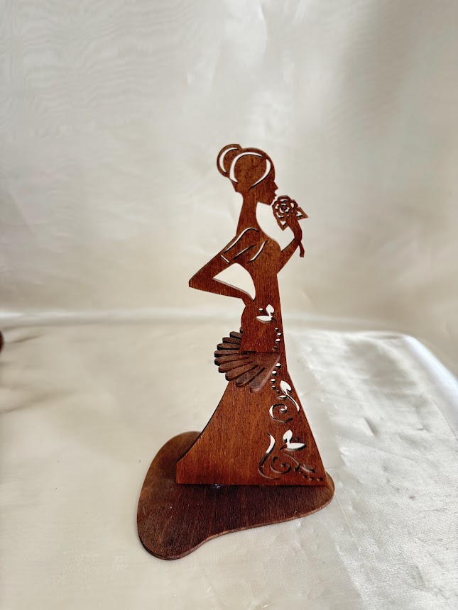 Menyasszony uszállyal szalvétatartó, asztali dekor