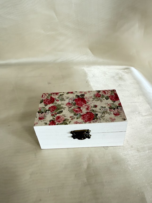 Vintage gyűrűtartó dobozka rózsás