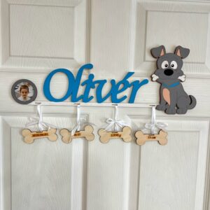 Kutyus névtábla a baba születési adataival