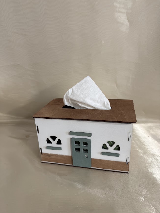 Kézzel festett fa zsebkendőtartó lapostetős házikó – egyedi, dekoratív és praktikus lakásdísz