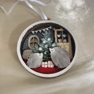 Sünikés 6D-s karácsonyfadísz fából kézzel festve