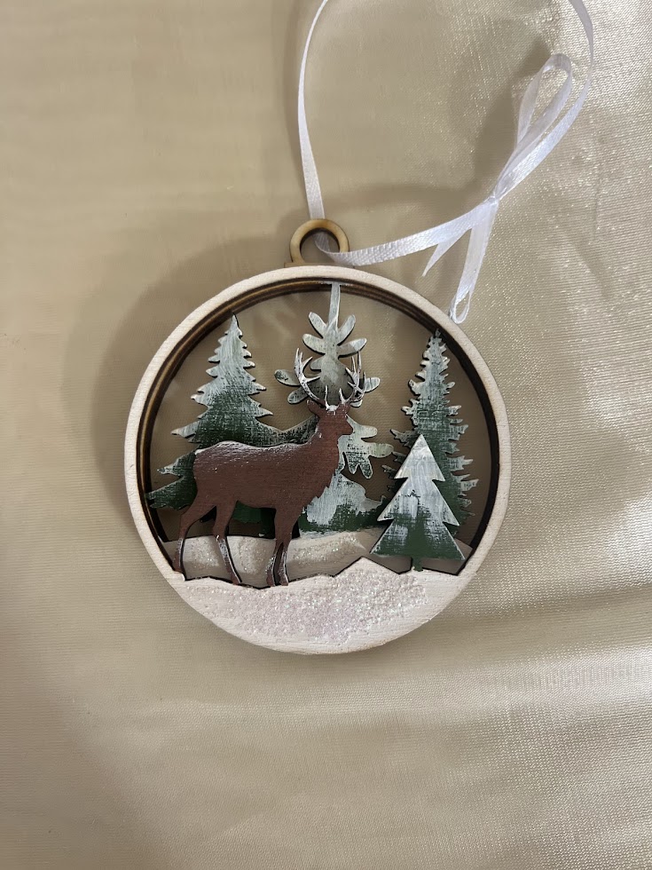 Téli táj 3D karácsonyfadísz – kézzel festett, egyedi hangulatú fa dekoráció